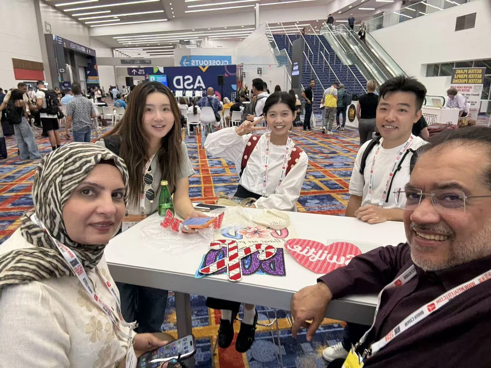 Buyer meeting at a United States merchandise show